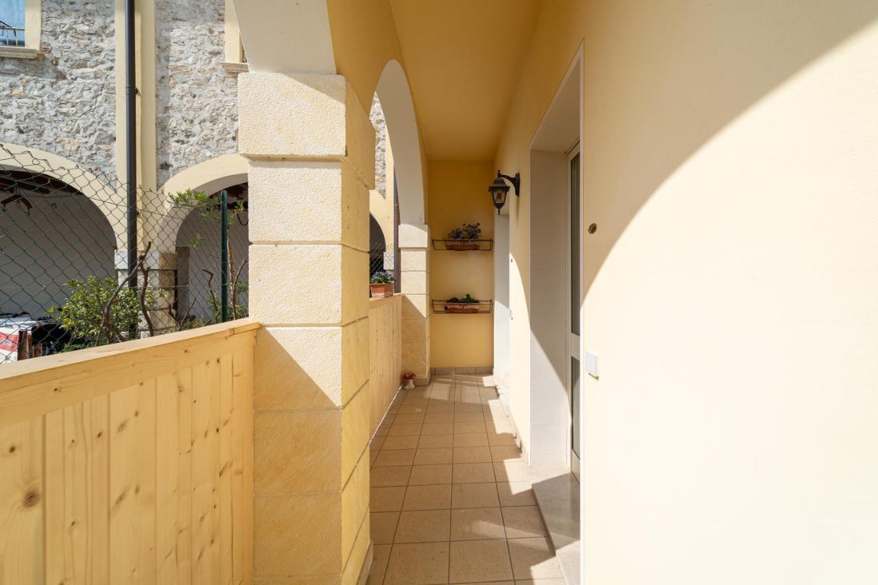 Borgo Dei Poeti Romantik Hotel 马内尔巴 外观 照片