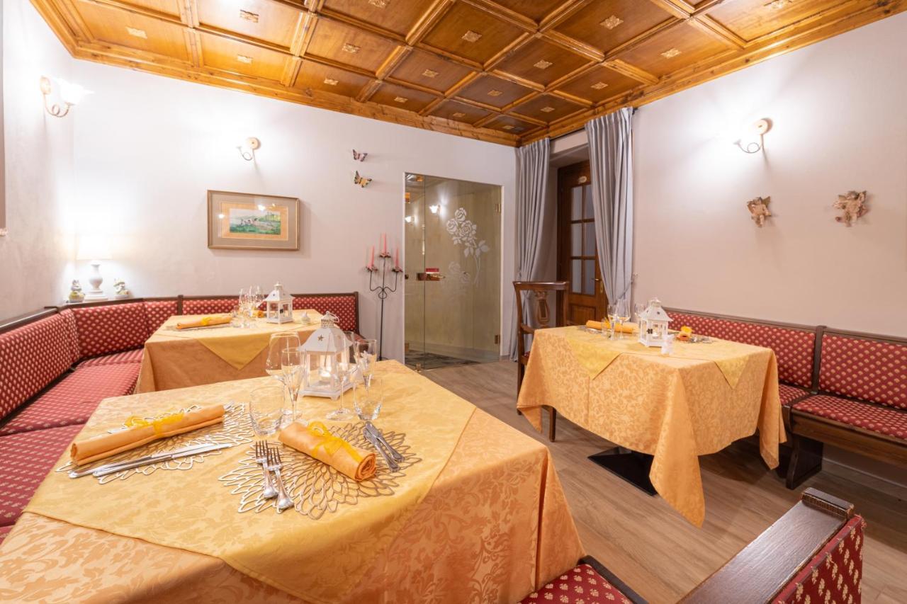 Borgo Dei Poeti Romantik Hotel 马内尔巴 外观 照片