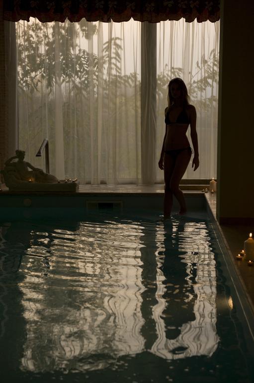 Borgo Dei Poeti Romantik Hotel 马内尔巴 外观 照片