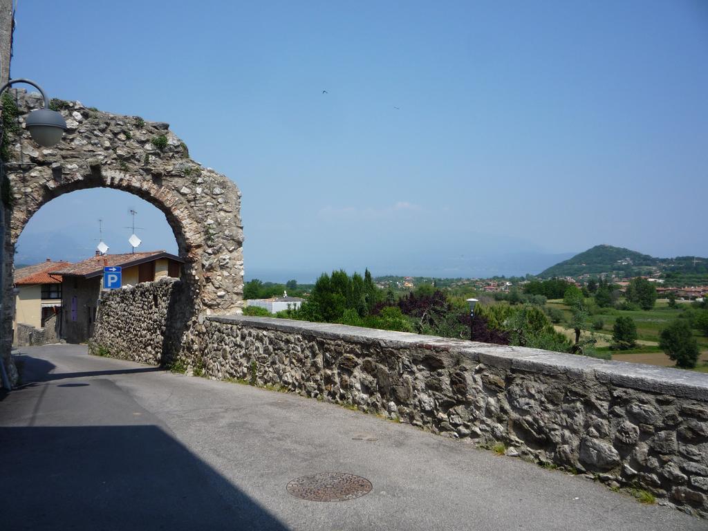 Borgo Dei Poeti Romantik Hotel 马内尔巴 外观 照片