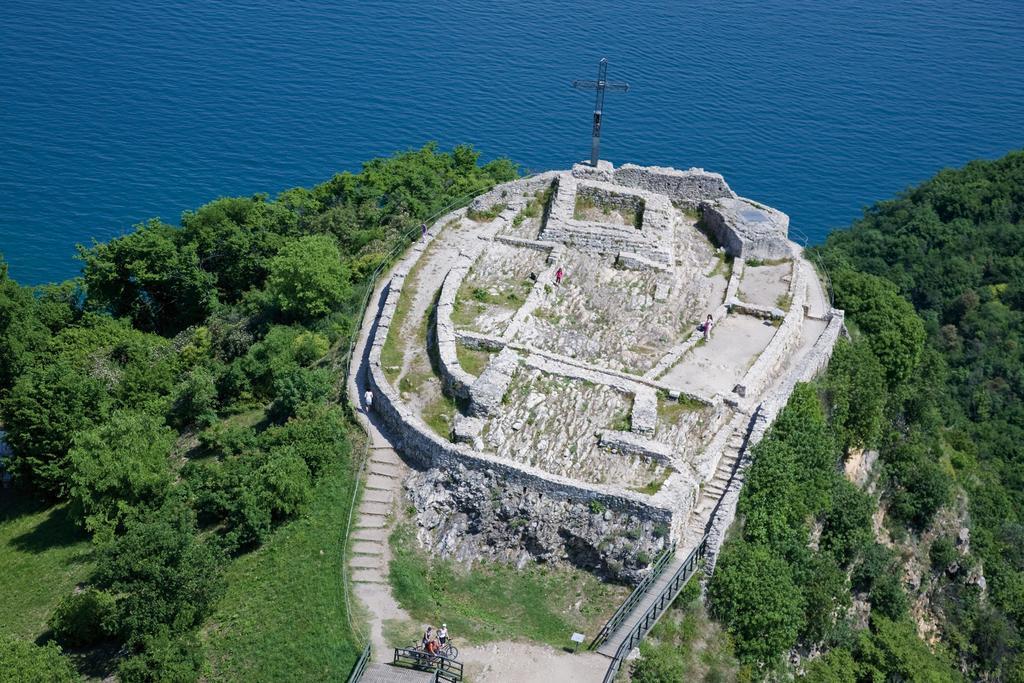 Borgo Dei Poeti Romantik Hotel 马内尔巴 外观 照片