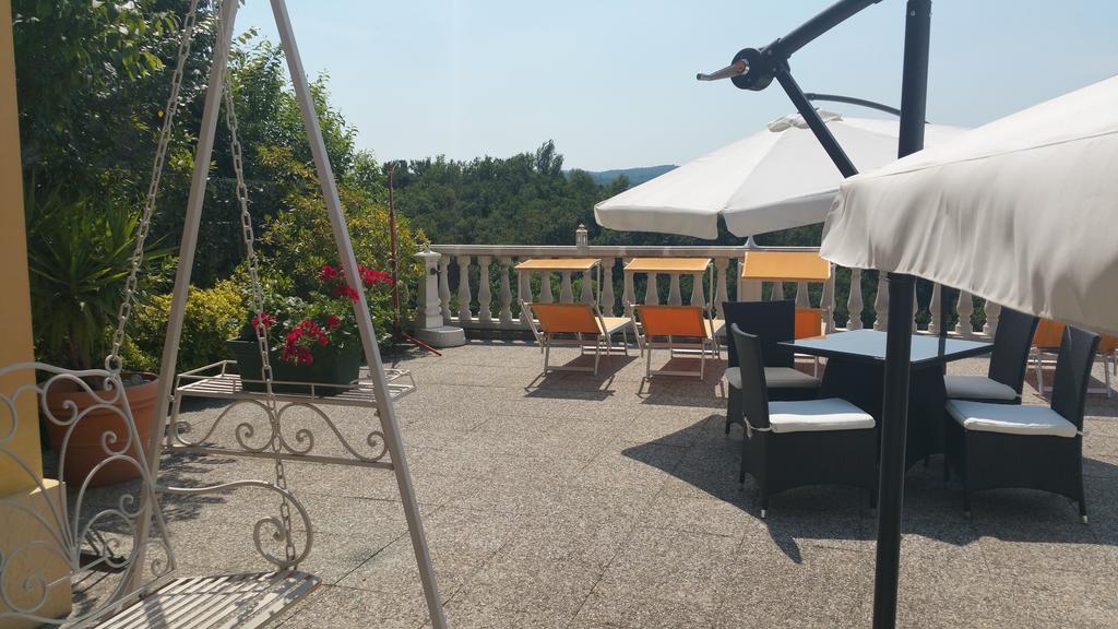 Borgo Dei Poeti Romantik Hotel 马内尔巴 外观 照片