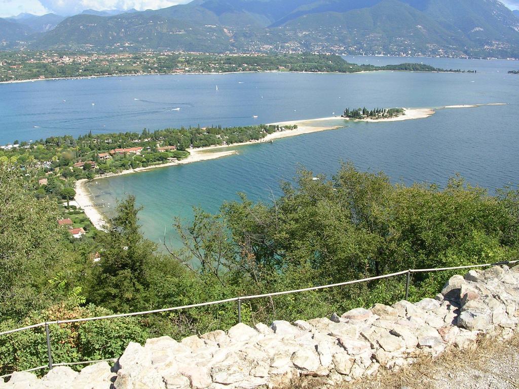 Borgo Dei Poeti Romantik Hotel 马内尔巴 外观 照片