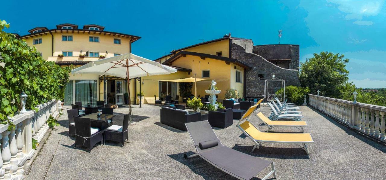 Borgo Dei Poeti Romantik Hotel 马内尔巴 外观 照片