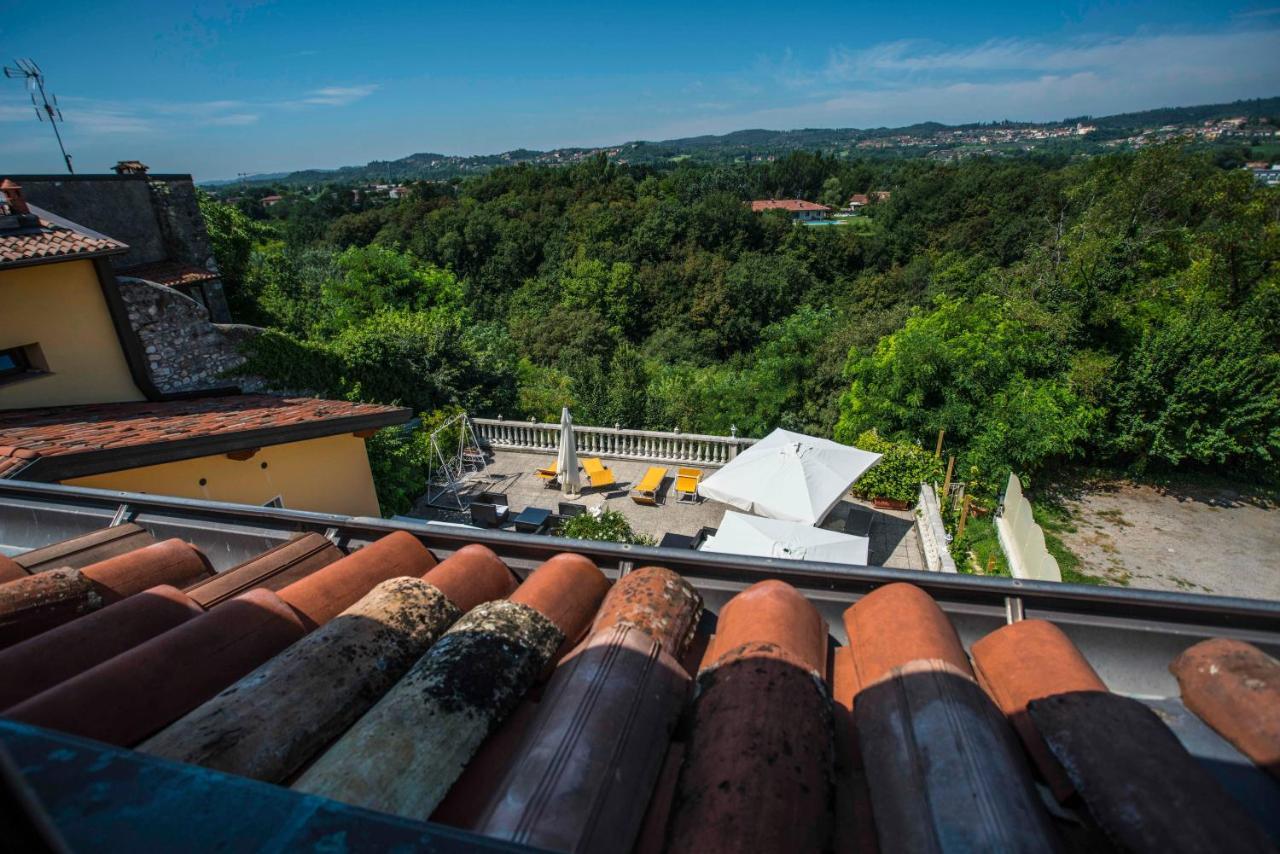 Borgo Dei Poeti Romantik Hotel 马内尔巴 外观 照片